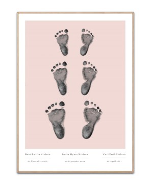 Personalisierter Poster mit 3 Kinderfüßen Rosa, 3 frei wählbare Namen & Datum